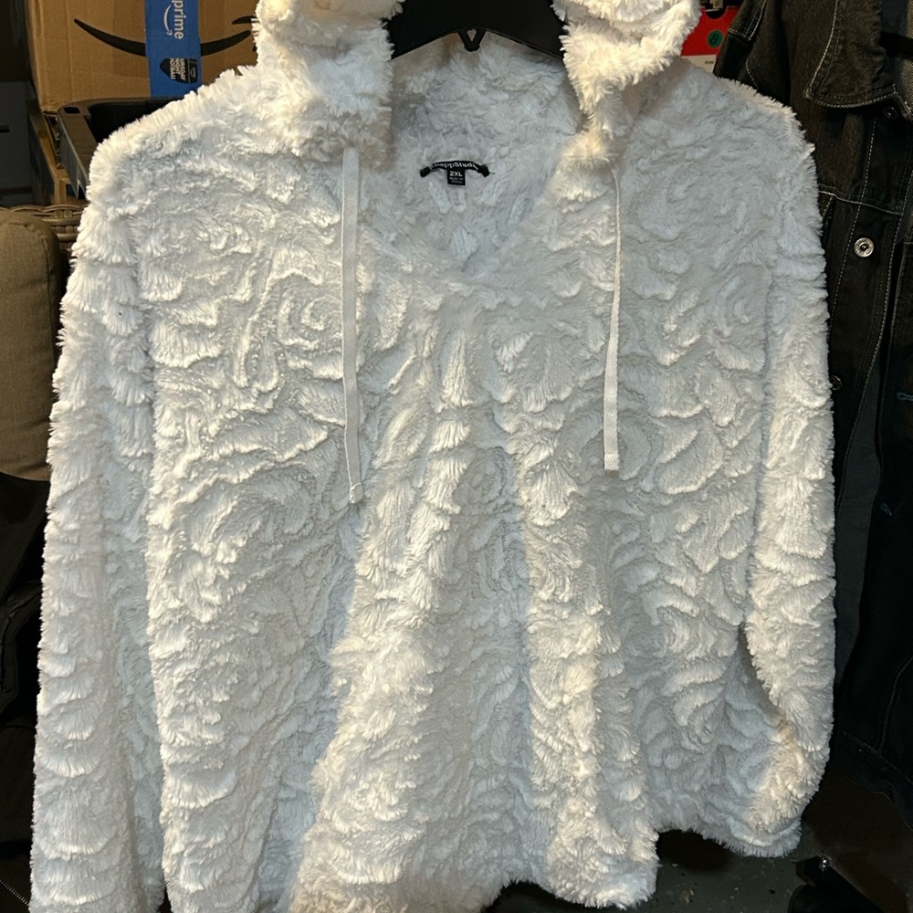 Snapp Studio White Fleece hoodie